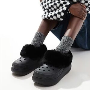 ✨CROCS✨Furever Crush Black Fur-Lined Clogs